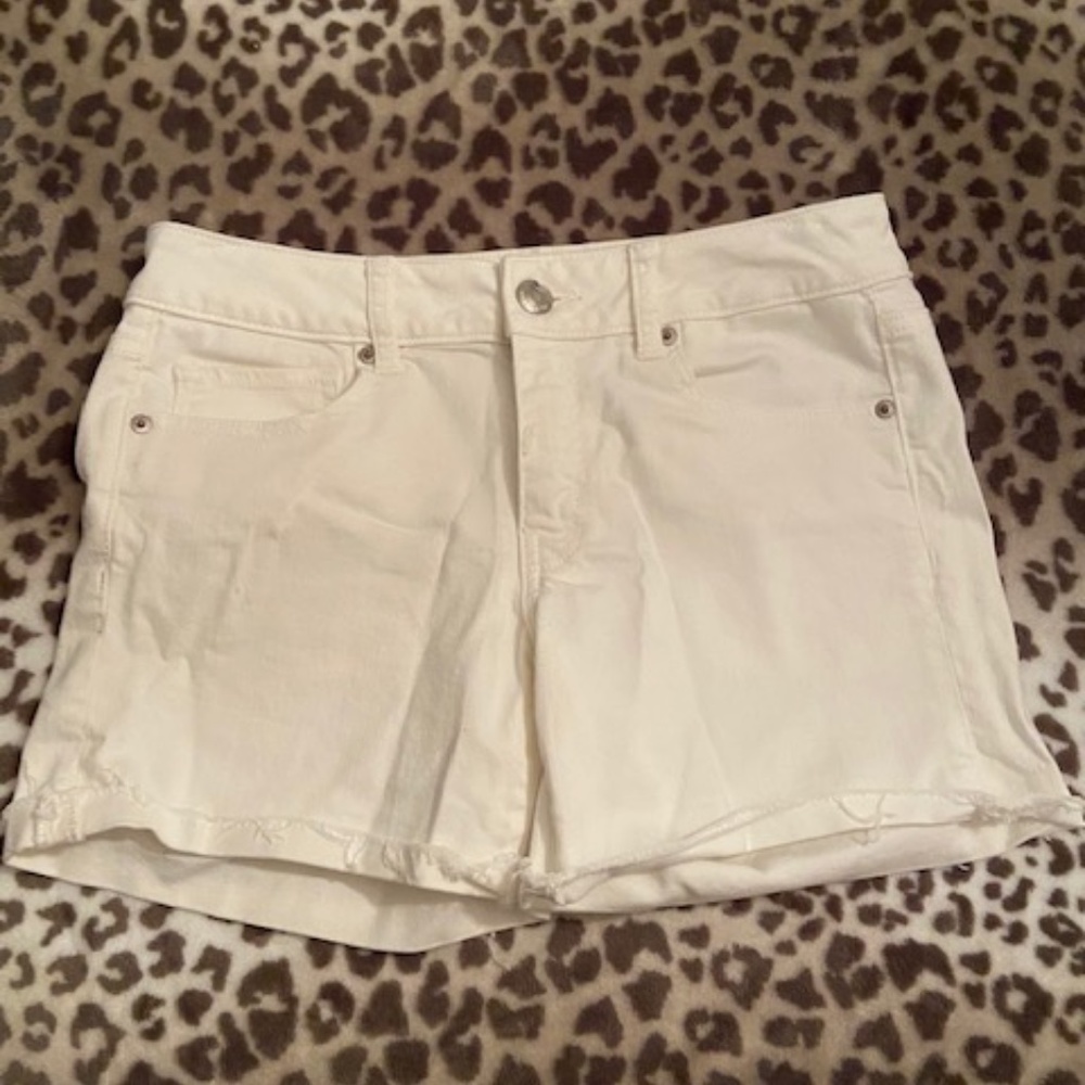 NEVER WORN!!!!! White Denim Shorts